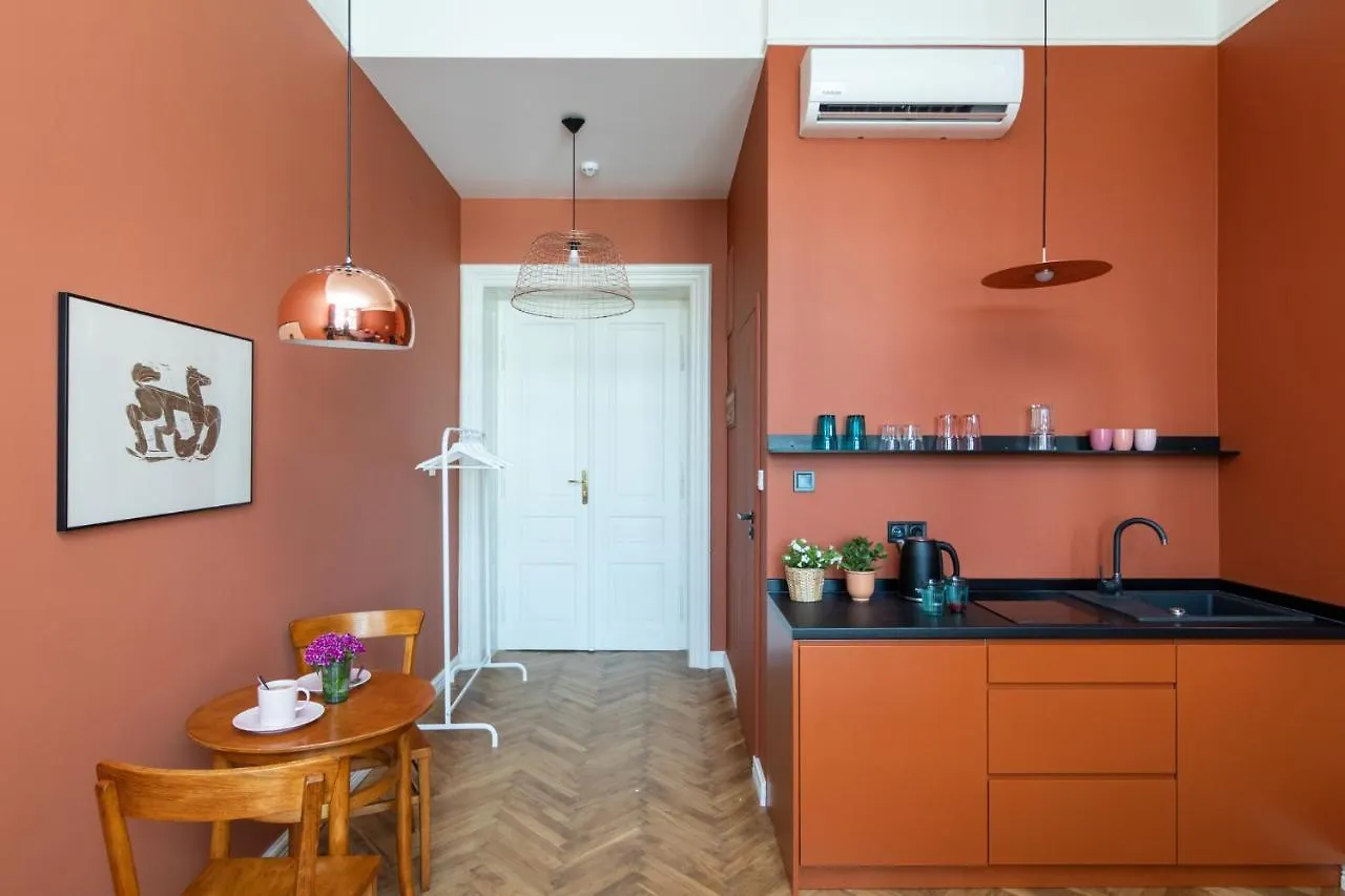 Barbacan Suites - Old Town Apartments - By Upstairs Kraków 0*,